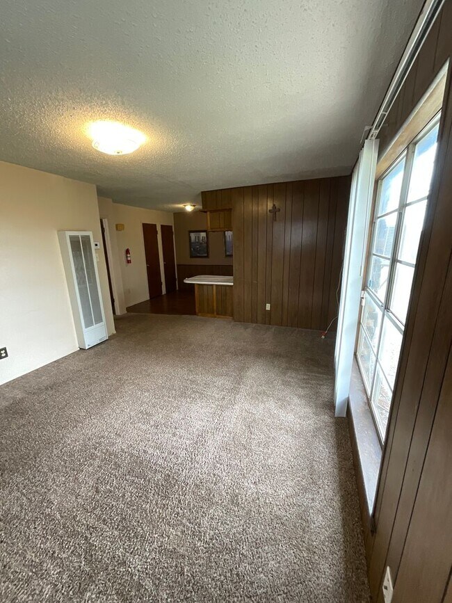 Building Photo - 113 Sasser Dr