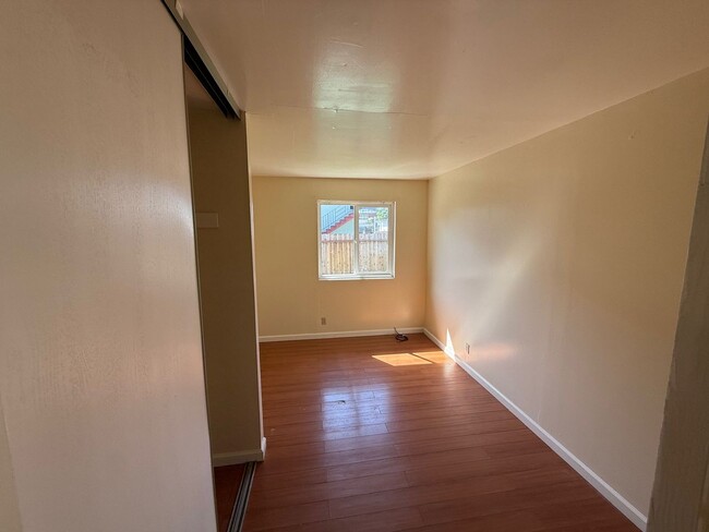 Building Photo - 317 45th St