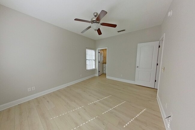 Building Photo - 303 Summercreek Cove