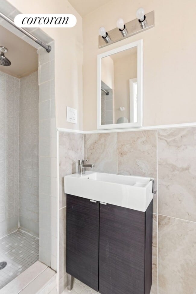 Building Photo - 192 22nd St