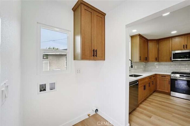 Building Photo - 1634 Turrill Ave