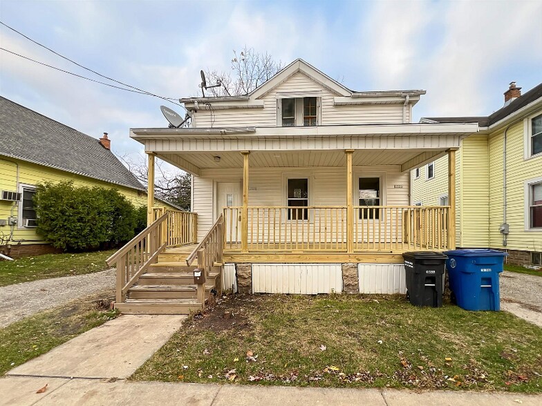 Building Photo - 1328 N Main St