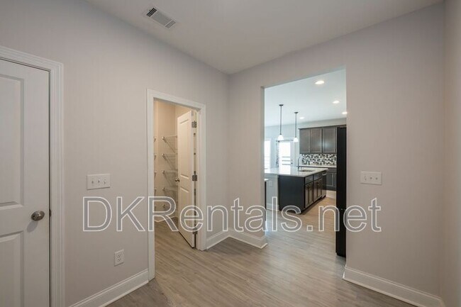 Building Photo - 508 Blackberry Ln