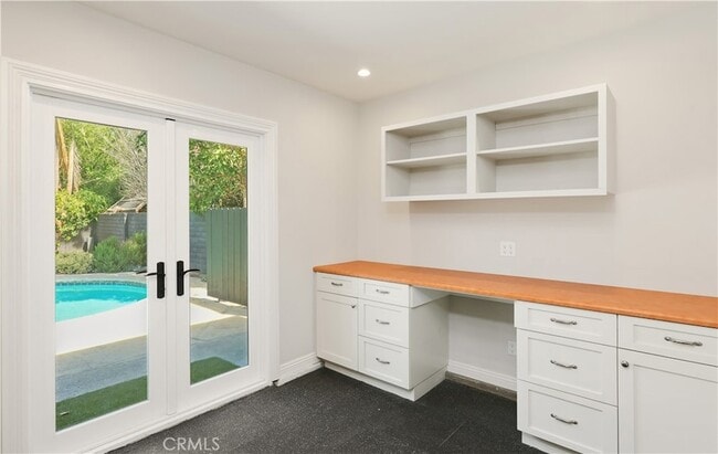 Building Photo - 933 W Riviera Dr