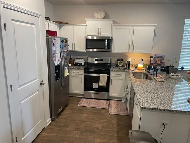 Building Photo - Wonderful Four Bedroom Home! Close to Ft. Jackson!