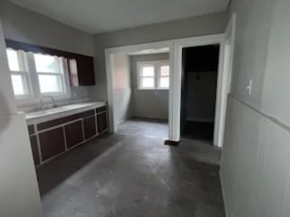 Building Photo - 2702 Midland Ave