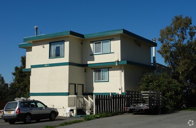 Building Photo - 341 E 2nd Ct