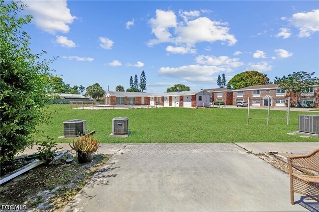 Building Photo - 864 Courtington Ln