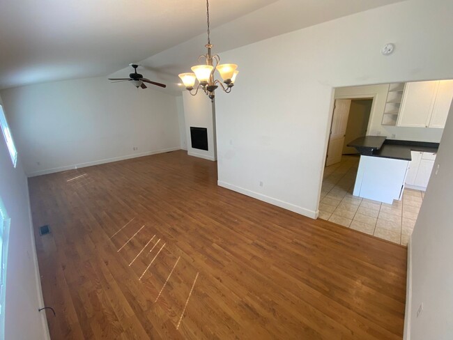 Building Photo - Three Bedroom Bayfield House Available for...