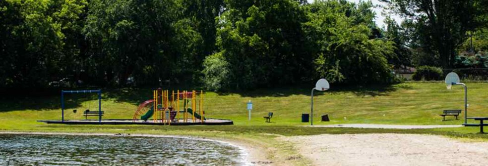 Building Photo - 49477 Au Lac Dr E