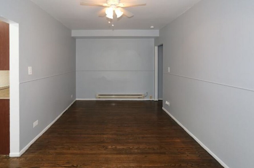 Building Photo - 4527 N Malden St