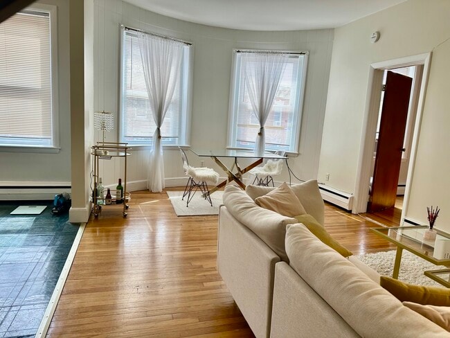 Building Photo - 199 Winthrop Rd