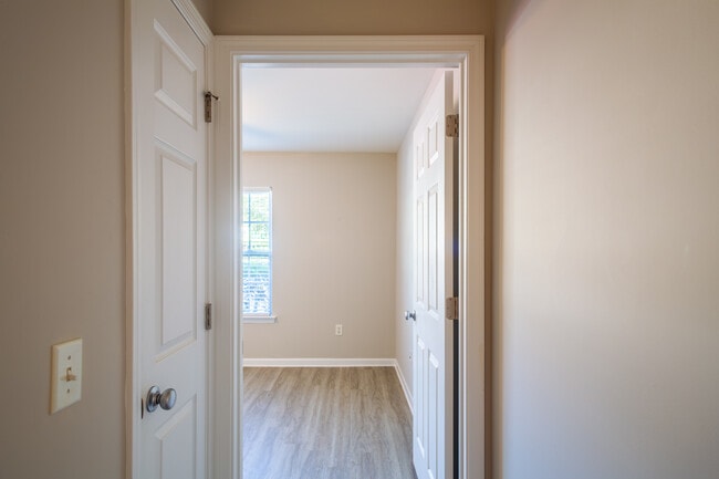 Building Photo - 192 Sonata Cir