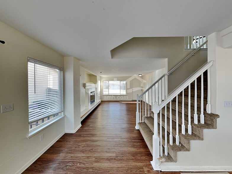 Building Photo - 4608 N Gibraltar St