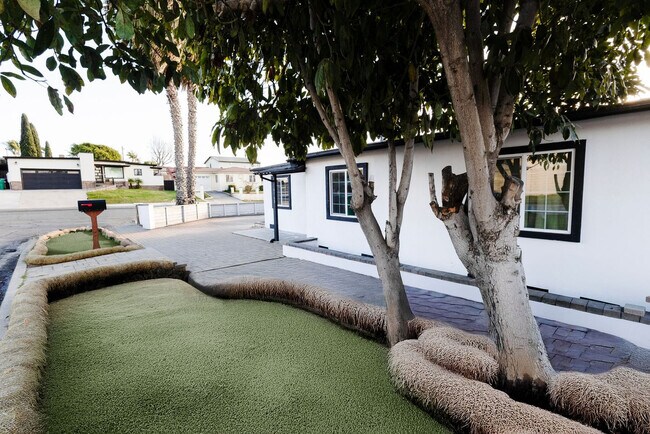 Building Photo - 6168 Cumberland St