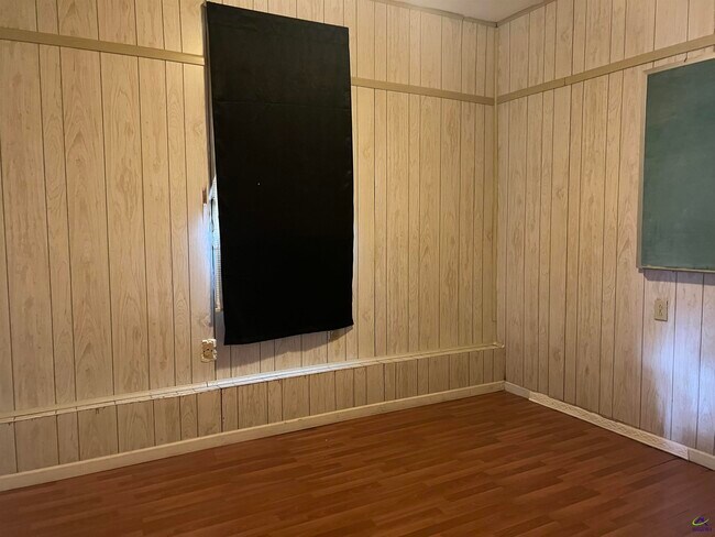 Building Photo - 3915 Elnora Dr