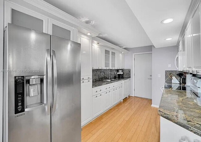 Building Photo - 1880 S Ocean Dr