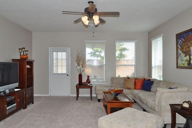 Building Photo - 2723 Calico Creek Ln