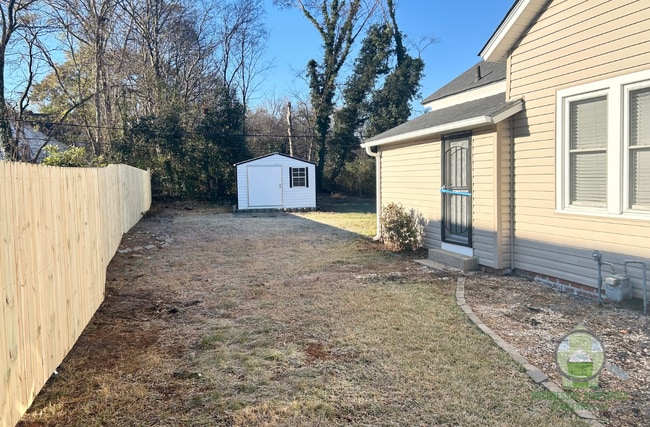 Building Photo - 25 W Main St