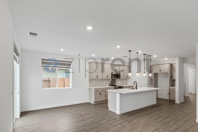 Building Photo - 3284 Oak Trl Dr