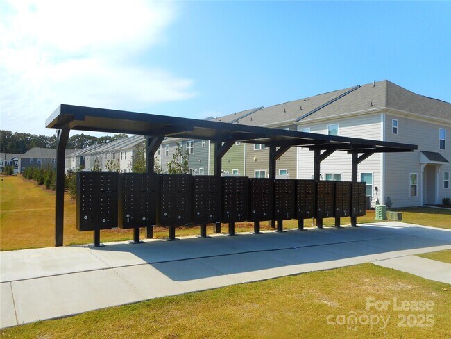 Building Photo - 5207 Maynard Hl Dr