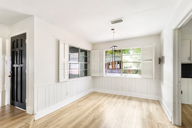 Building Photo - 3602 Ridgeview Dr