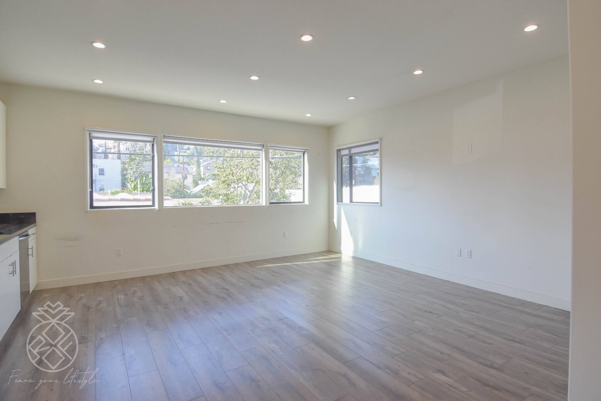 Building Photo - 905 Parkman Ave