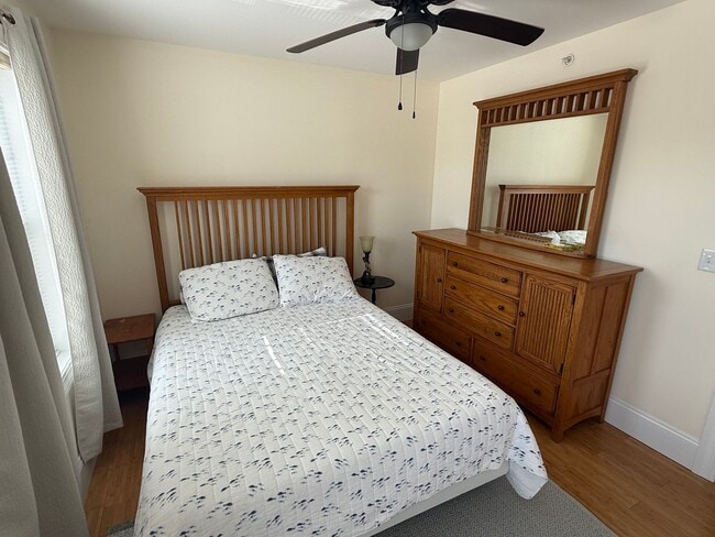 Building Photo - 2 bedroom condo near Weirs Beach