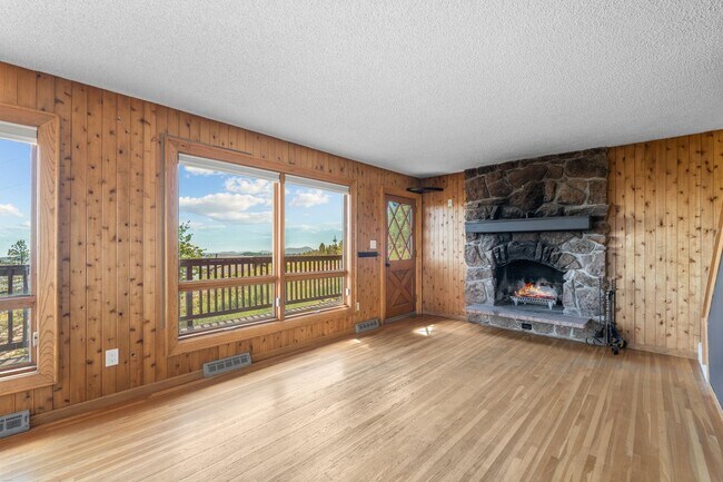 Building Photo - 848 Aspen Dr