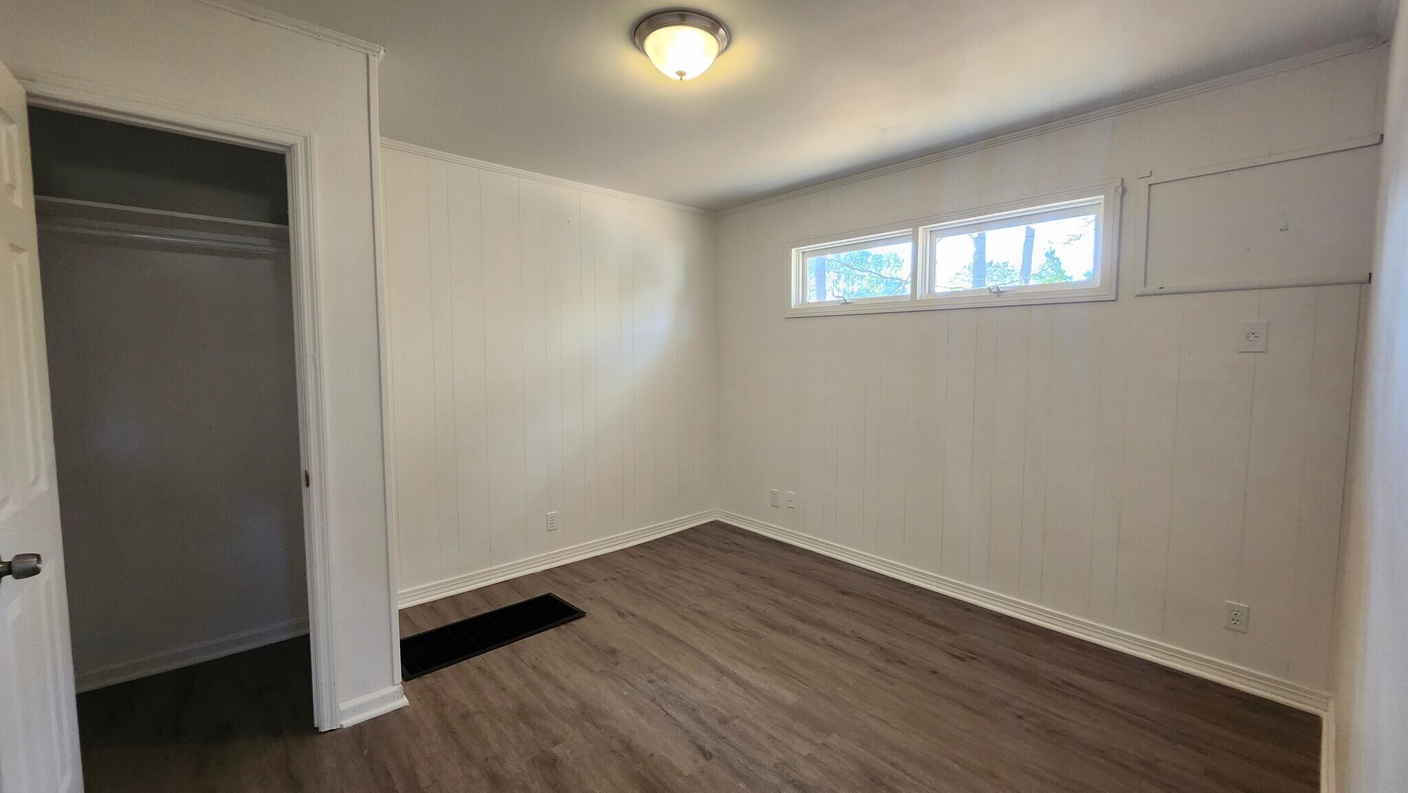 Building Photo - 153 Carol Dr