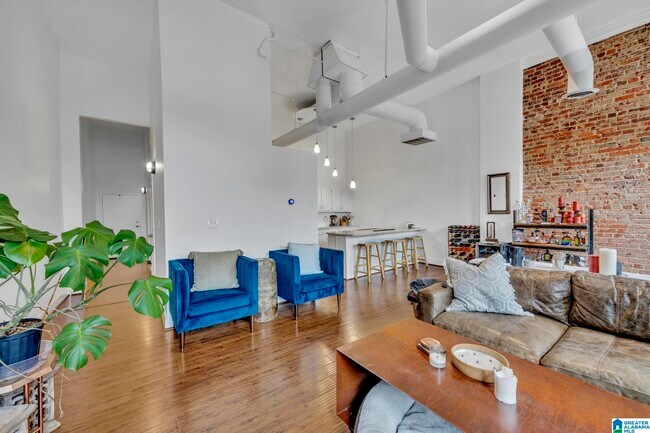 Building Photo - 2112 Morris Ave