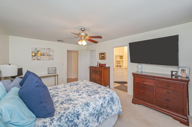 Building Photo - 4522 Parkwood Ln