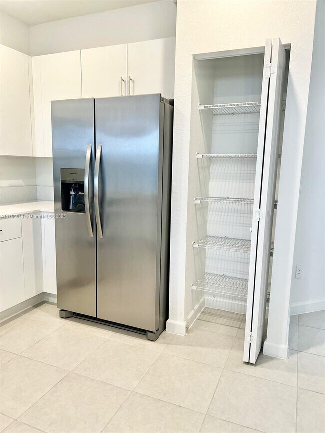 Building Photo - 209 SW 159th Dr