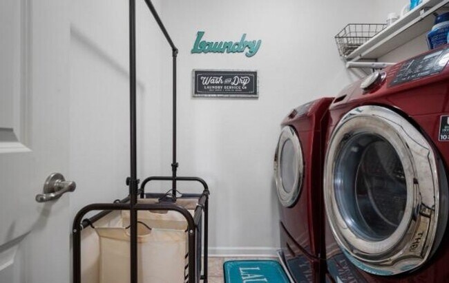 Building Photo - Luxury Living That's Worth the Wait!! COMING IN NOVEMBER