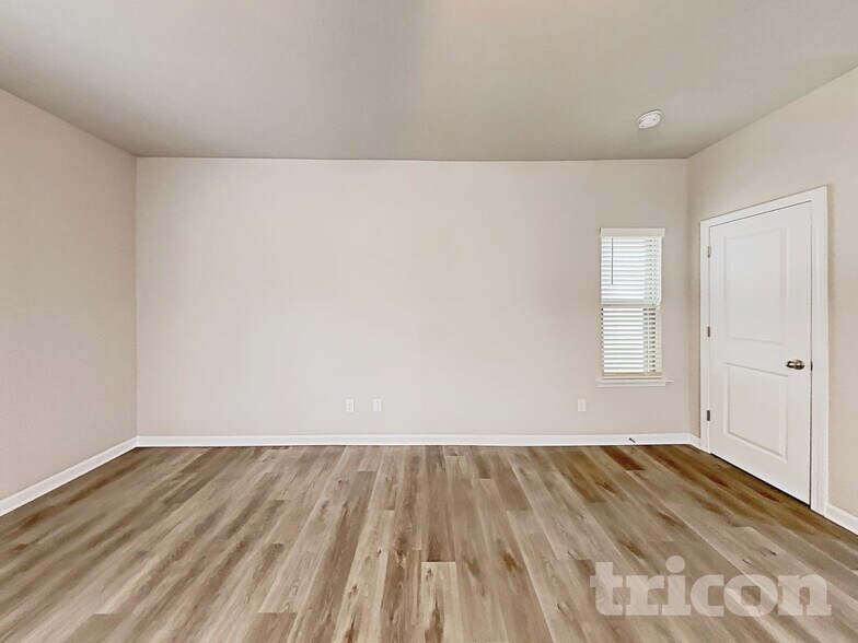 Building Photo - 139 Spring Knoll Dr