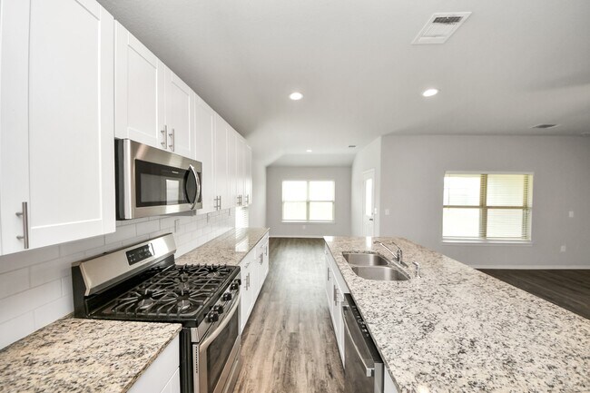 Building Photo - 20715 Southern Wds Blvd