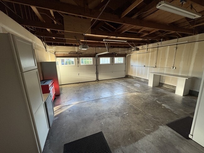 Building Photo - 5705 Davis Cir