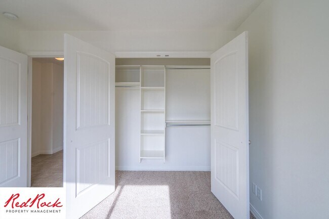 Building Photo - Inviting 3-Bedroom Home with Garage and Private Backyard