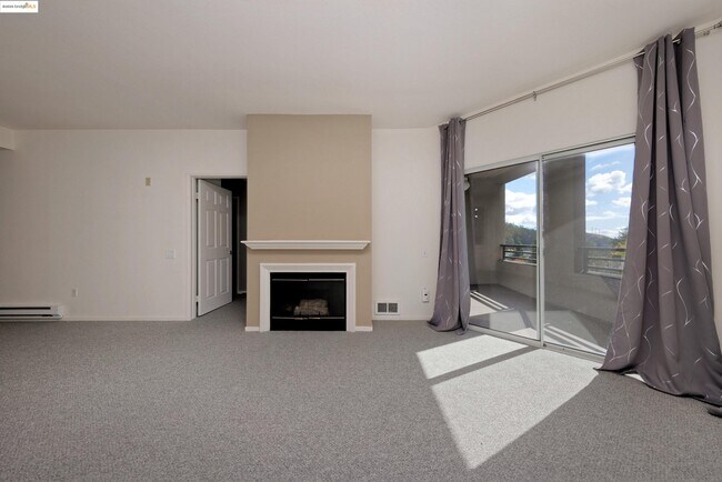 Building Photo - 220 Caldecott Ln