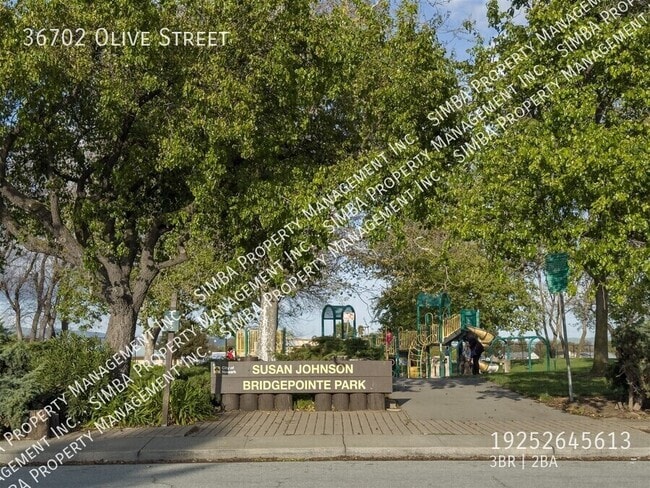 Building Photo - 36702 Olive St