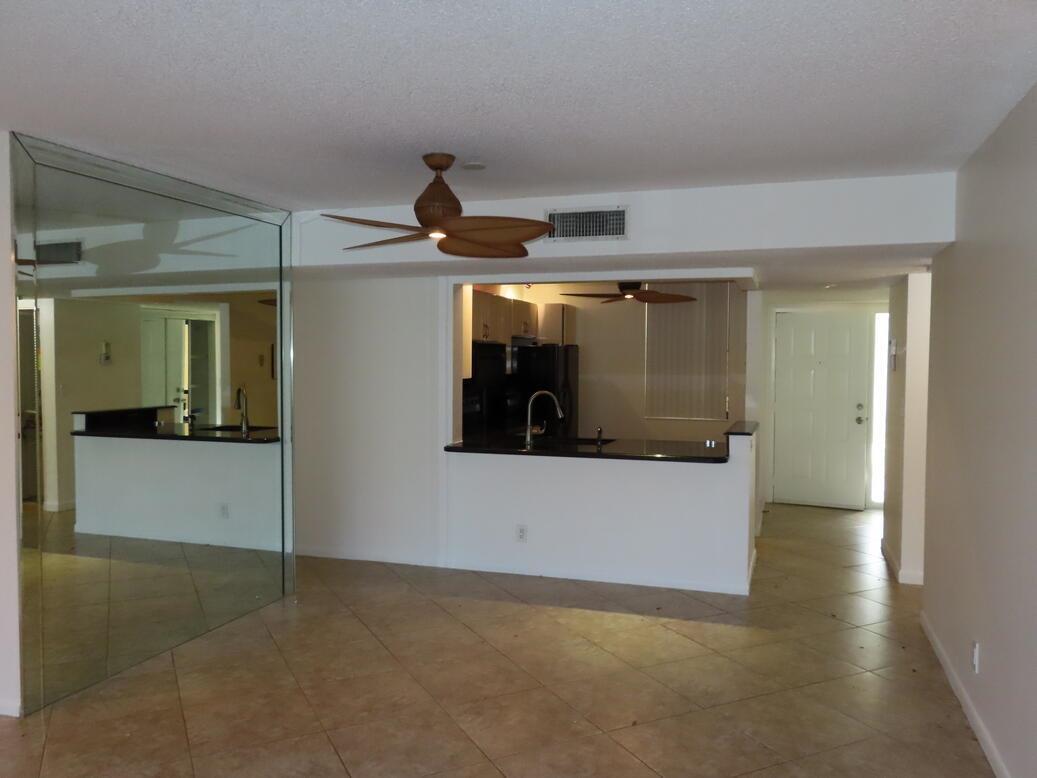 Building Photo - 2659 Carambola Cir N