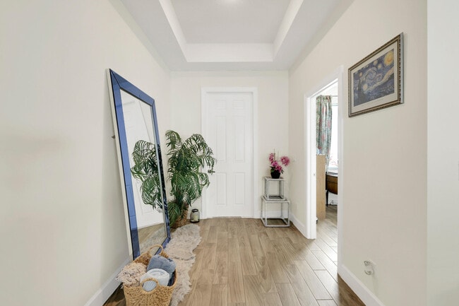 Building Photo - 2513 SW Calder St