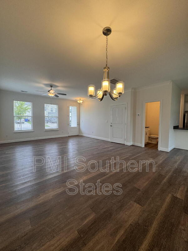 Building Photo - 200 Clarus Crk Way