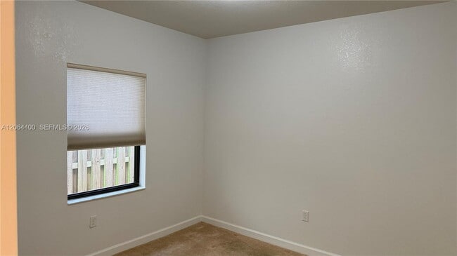 Building Photo - 737 SE 37th Pl