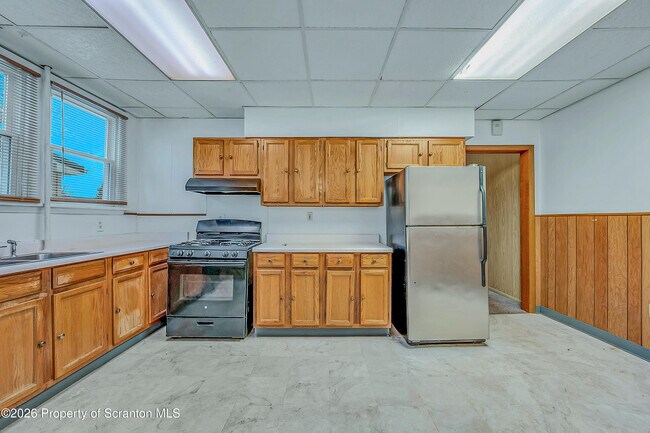 Building Photo - 396 Winola Ave