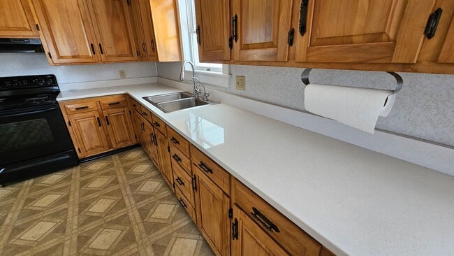 Building Photo - Country Living in This 4 Bedroom Farmhouse!