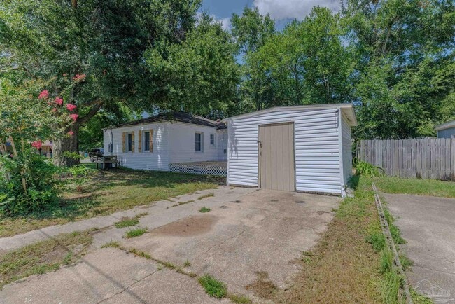 Building Photo - 1223 Wisteria Ave