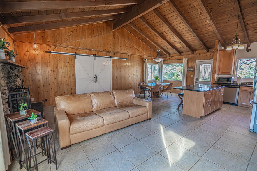 Building Photo - 35315 Glenwall St