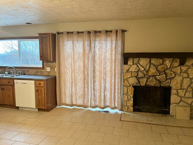 Building Photo - 13803 Greenfield Rd