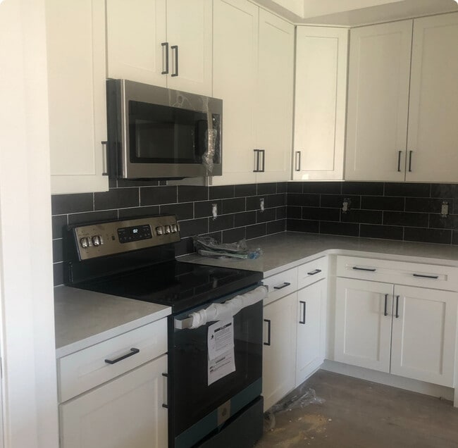 Building Photo - 758 W Sunfire Ln